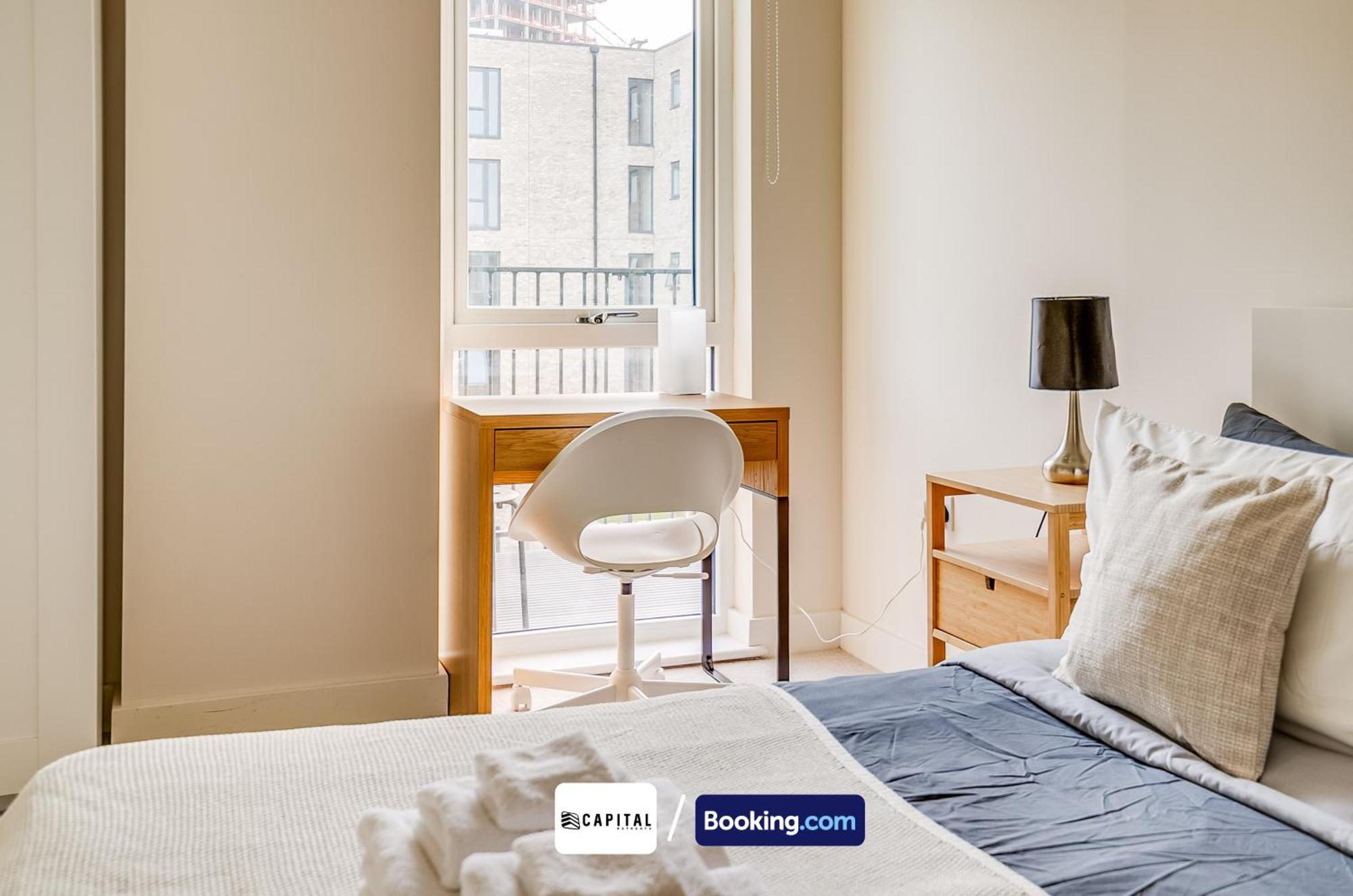 Last-minute Secure L Sleeps Up To 8 L 2 Bedroom By Capital Retreats Short Lets & Serviced London With Balcony, Free Wifi
