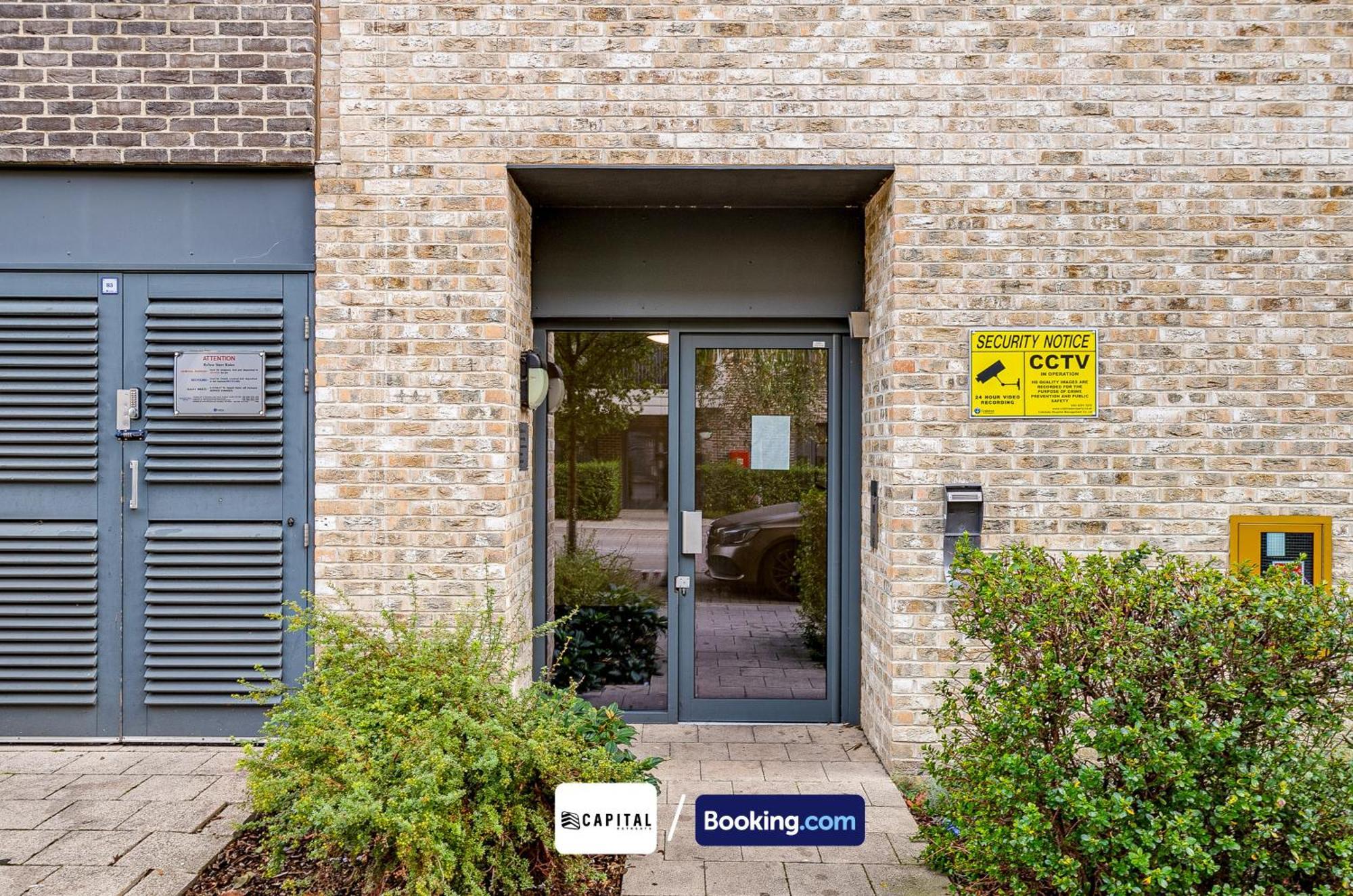 Last-minute Secure L Sleeps Up To 8 L 2 Bedroom By Capital Retreats Short Lets & Serviced London With Balcony, Free Wifi Апартаменты *